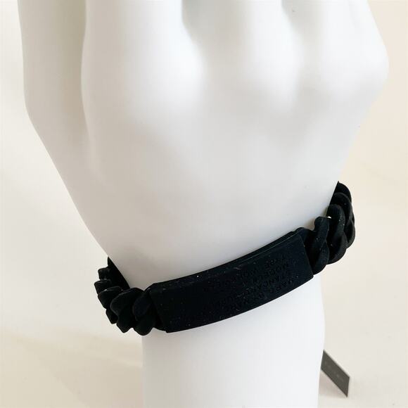 MARC JACOBS BUNDLE Rubber Standard Supply Bracelet and Signature Charm Key Ring - Picture 5 of 9